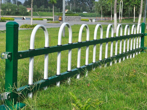 鋅鋼草坪護欄圖片3