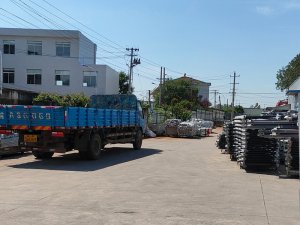 金用護欄2020年8月12日鋁合金玻璃護欄裝車發貨！