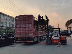 金用護(hù)欄2020年10月20日鋅鋼百葉窗發(fā)貨！