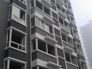 百葉窗什么材質的比較適合建筑工程上用？