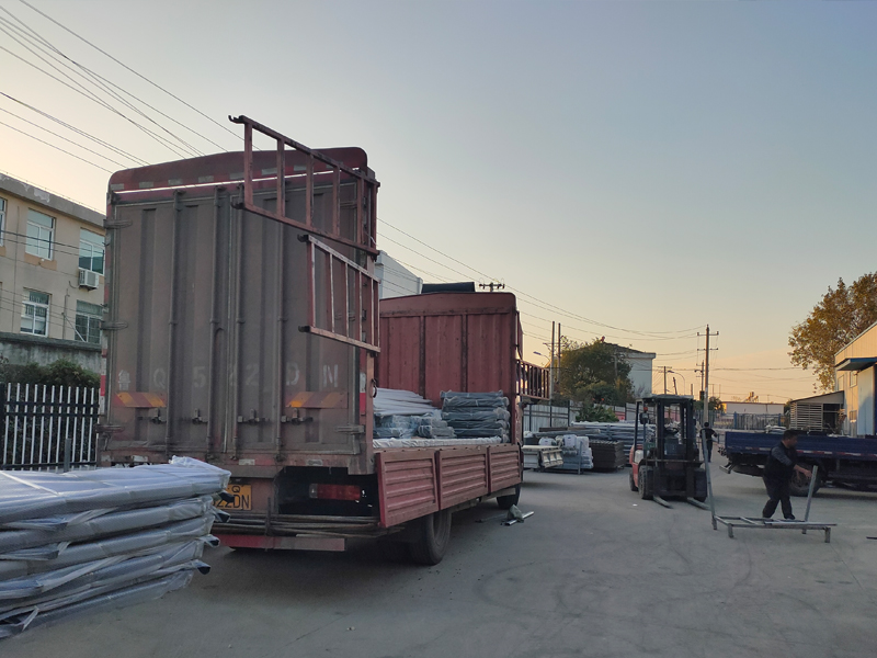 金用護(hù)欄2020年11月5日鋅鋼陽(yáng)臺(tái)護(hù)欄發(fā)貨！