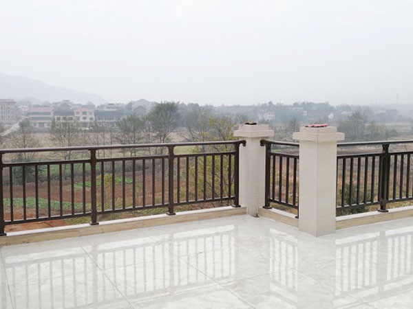 鋅鋼護欄多少錢一米？