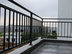 鋅鋼護欄廠家哪家價格便宜質量又好？