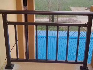 鋅鋼護(hù)欄和鋁合金護(hù)欄哪個(gè)好？