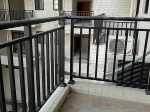 鋅鋼護(hù)欄一般多高才合適？