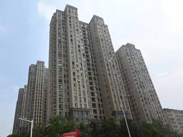 揚(yáng)州奧園湖濱名都小區(qū)空調(diào)護(hù)欄、樓梯扶手定制