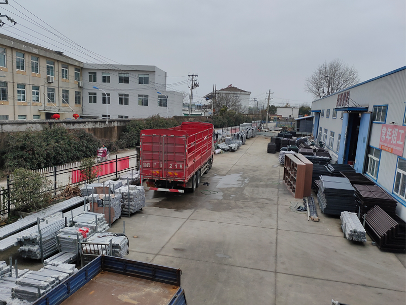 金用護(hù)欄2021年2月28日上午鋅鋼百葉窗發(fā)貨！