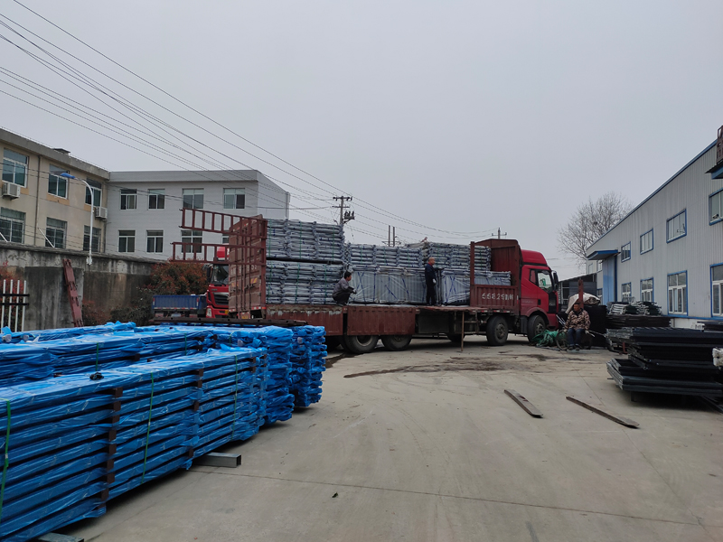 金用護(hù)欄2021年3月16日陽(yáng)臺(tái)護(hù)欄發(fā)貨！