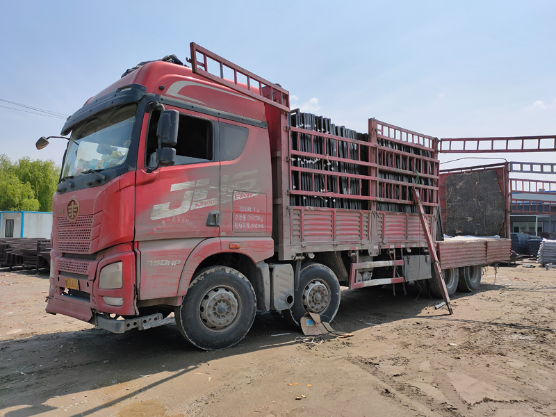 金用護欄2021年4月8日鋅鋼百葉窗發貨！