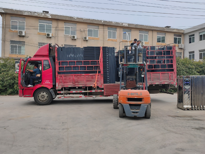 金用護欄2021年5月10日鋅鋼百葉窗發貨！