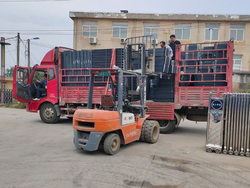 金用護欄2021年5月10日鋅鋼百葉窗發貨！