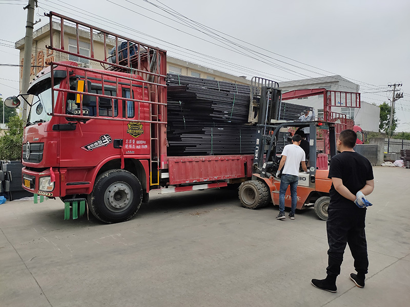 金用護欄2021年5月11日鋅鋼百葉窗發(fā)貨！