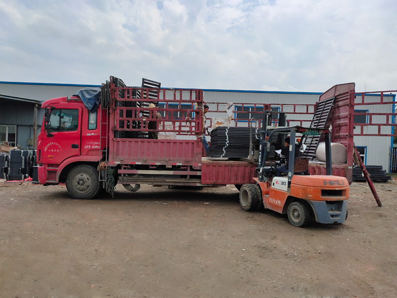 金用護欄2021年5月14日鋅鋼百葉窗發貨！