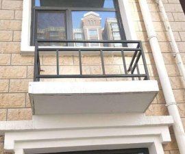 空調(diào)護欄有哪些材質(zhì)？