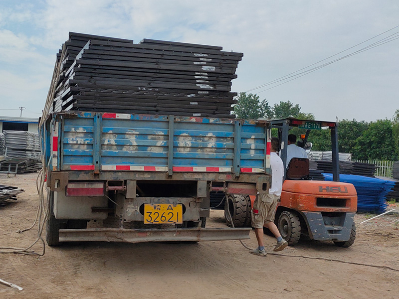 金用護欄2021年7月13日鋅鋼百葉窗發貨！