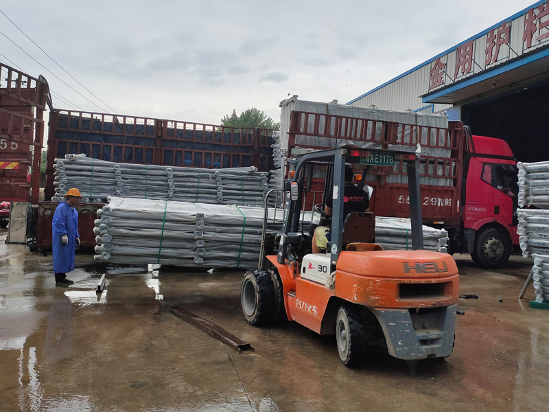 金用護欄2021年7月16日鋅鋼陽臺護欄發貨！