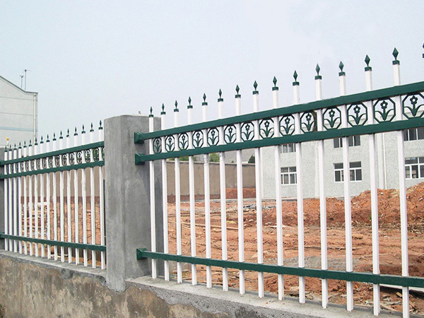 圍墻護(hù)欄多少錢一平方？