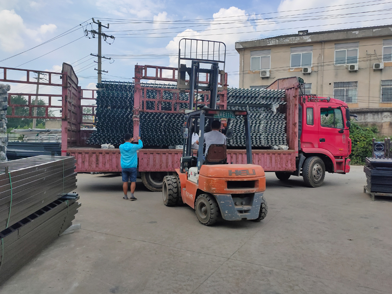 金用護欄2021年7月23日鋅鋼百葉窗發貨！