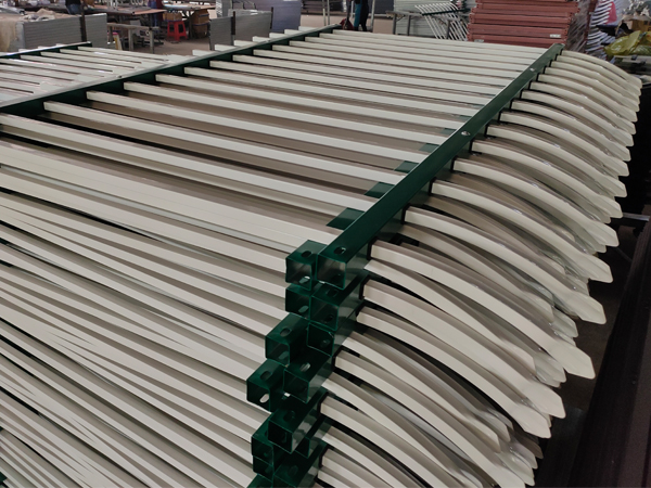 圍墻護欄能用多久？