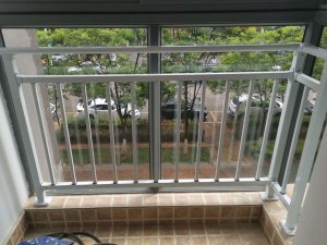 飄窗護(hù)欄一般做多高？