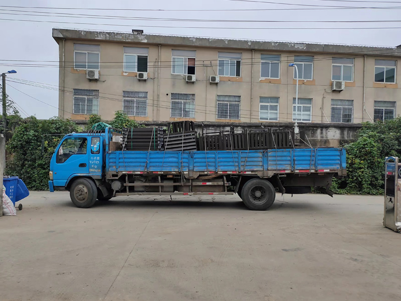 金用護欄2021年8月24日鋅鋼空調百葉窗發貨！