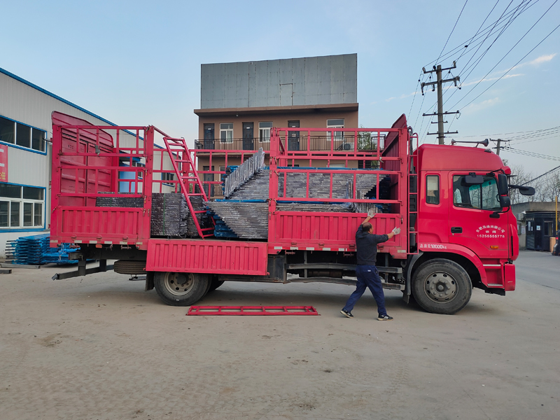 金用護欄2021年11月19日鋅鋼護窗欄桿發貨！