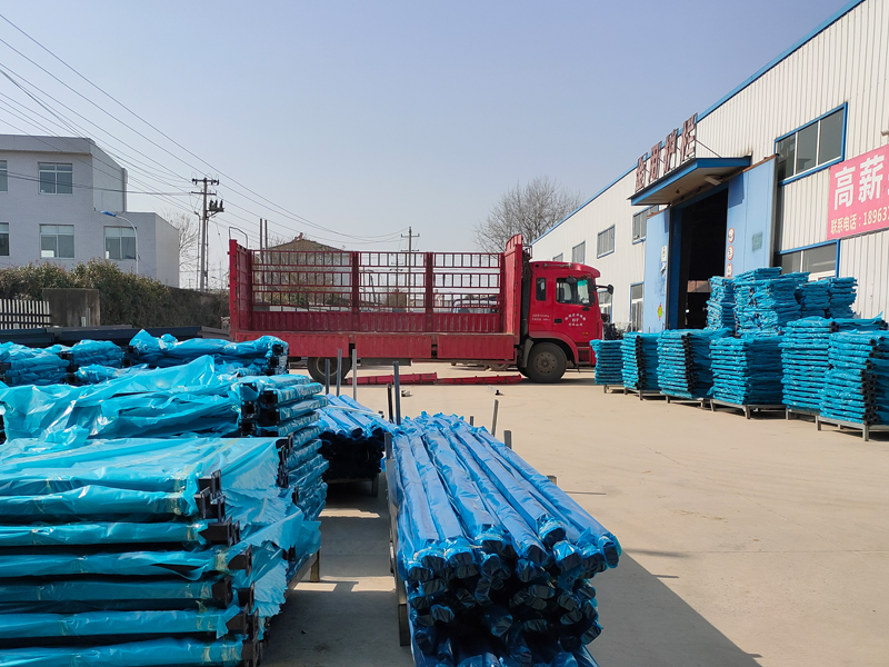 金用護欄2022年3月7日鋅鋼陽臺欄桿裝車發貨！