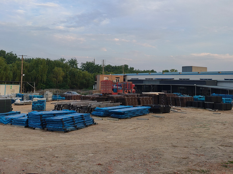 金用護欄2022年6月9日鋅鋼陽臺護欄裝車發貨！