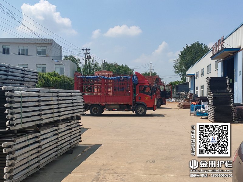 2023年8月22日鋅鋼百葉窗裝車發(fā)貨！