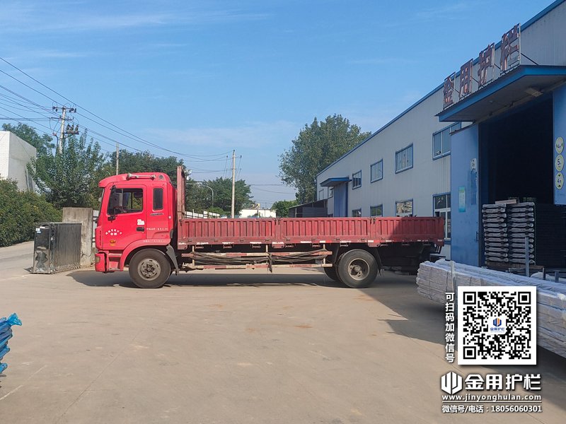 2023年9月1日鋅鋼組裝式護欄裝車發貨！