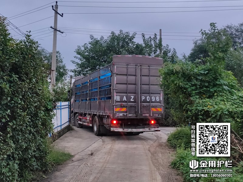 2023年9月15日鋅鋼陽(yáng)臺(tái)護(hù)欄裝車發(fā)貨！