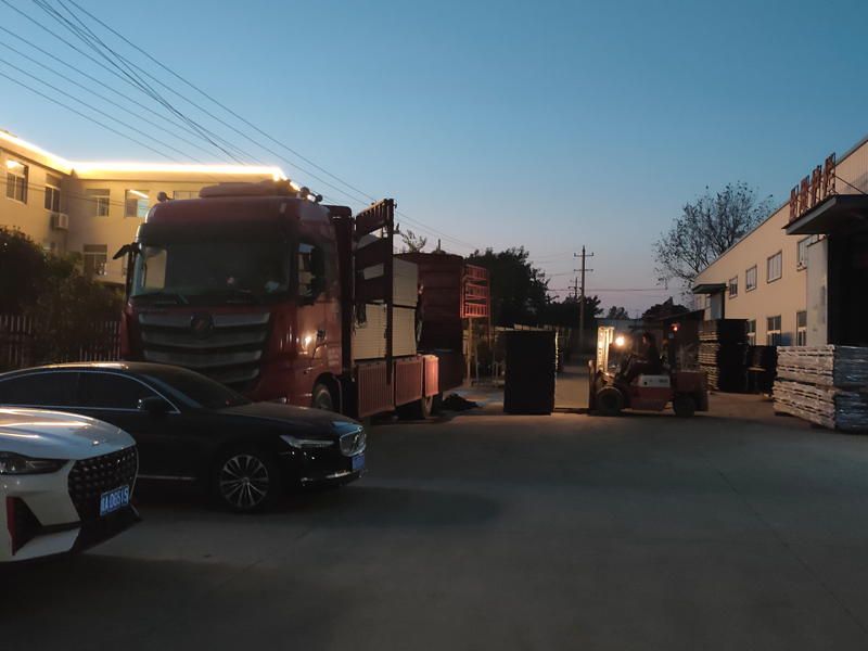 2024年11月9日鋅鋼圍欄裝車發(fā)貨！