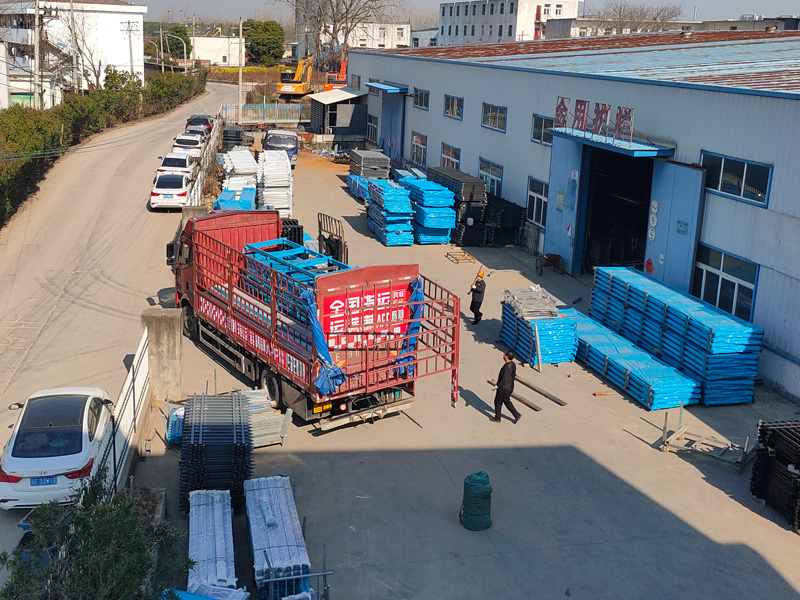 2025年3月20日鋅鋼玻璃護欄裝車發(fā)貨！