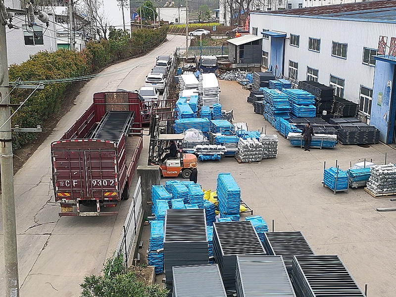 2025年3月26日鋅鋼圍墻護(hù)欄裝車發(fā)貨！