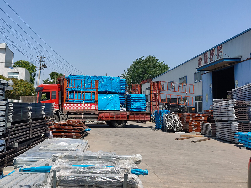 2025年5月15日鋅鋼陽臺護欄裝車發(fā)貨！