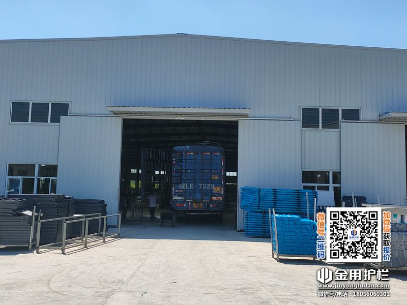 2025年8月15日鋅鋼護(hù)窗欄桿裝車(chē)發(fā)貨！