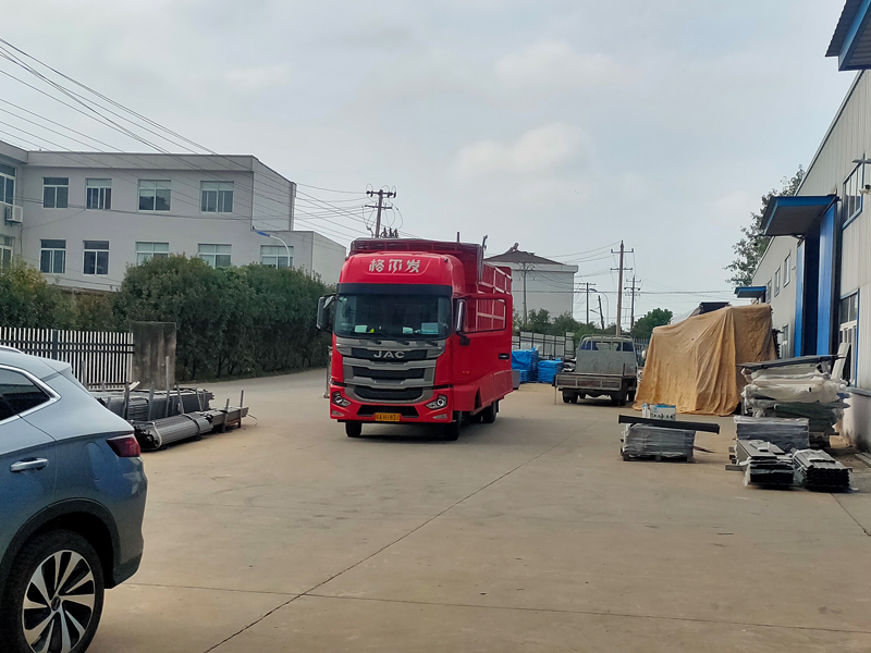 2025年9月23日鋅鋼百葉窗裝車發貨！