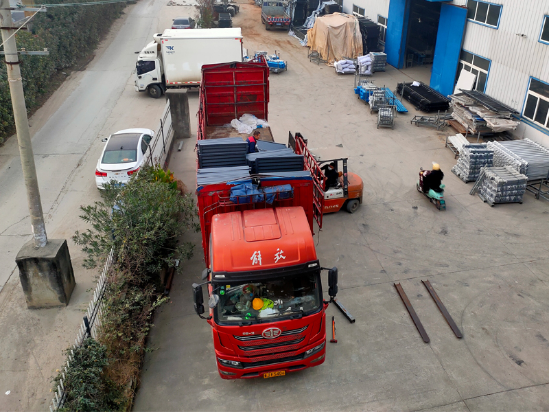 2025年11月8日鋅鋼百葉窗裝車發(fā)貨！